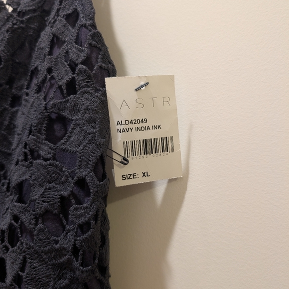 ASTR The Label NWT Navy Lace Midi Dress Sz XL - Picture 9 of 12